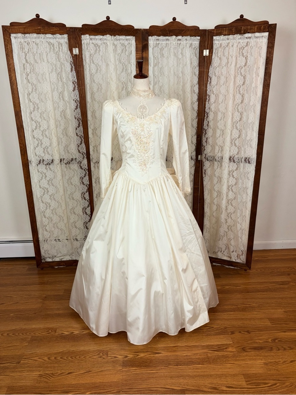 Fabulous Vintage 90s Jessica McClintock Taffeta Wedding Gown - Picture 2 of 11